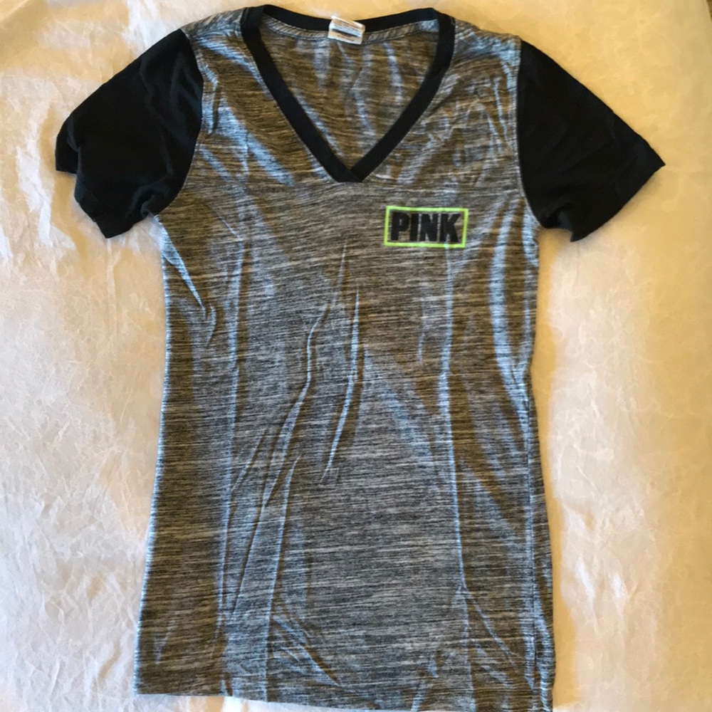 Essential V Neck Tee